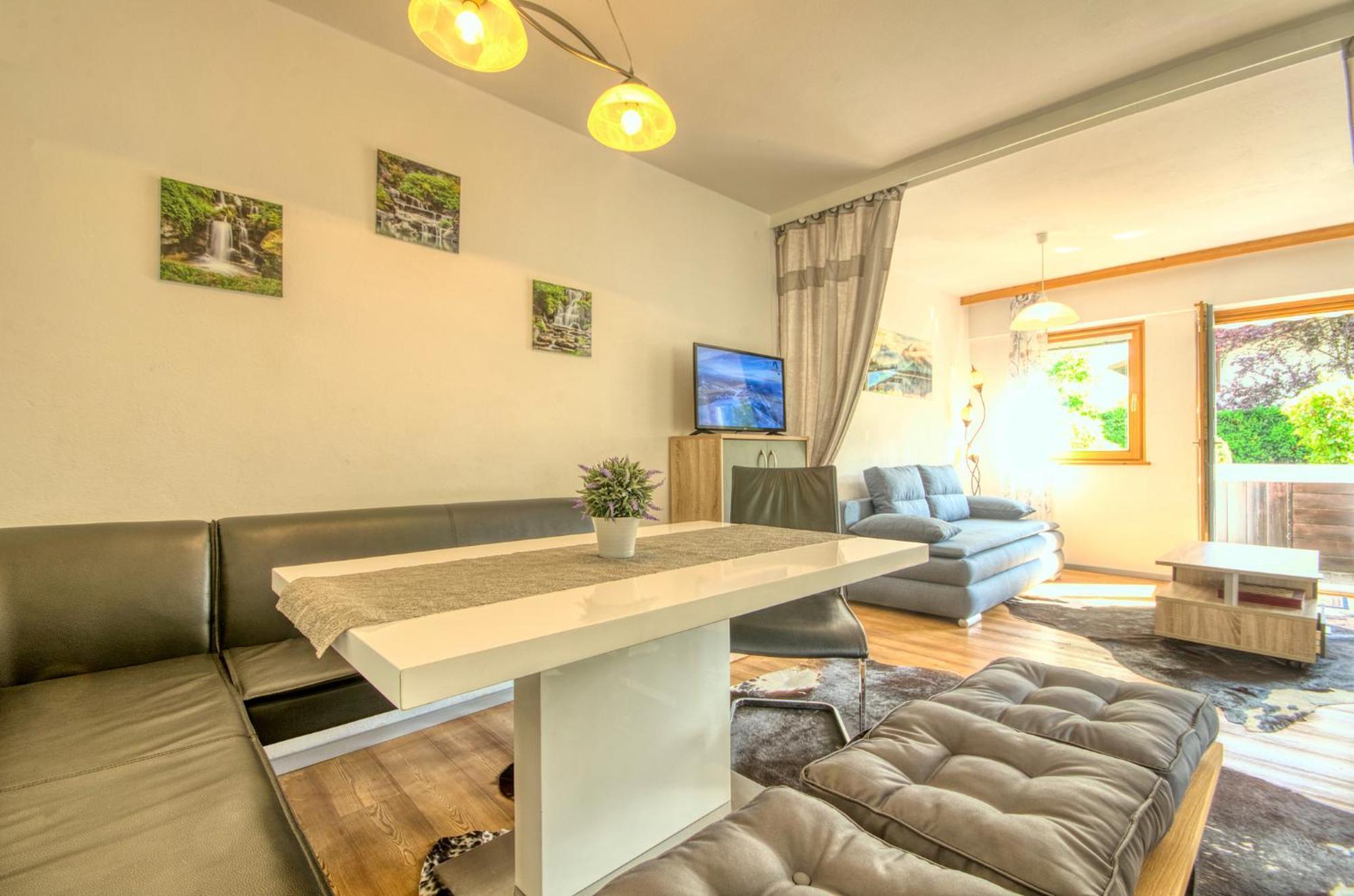 Apartment Valentina - By Alpen Apartments Zell am See Esterno foto